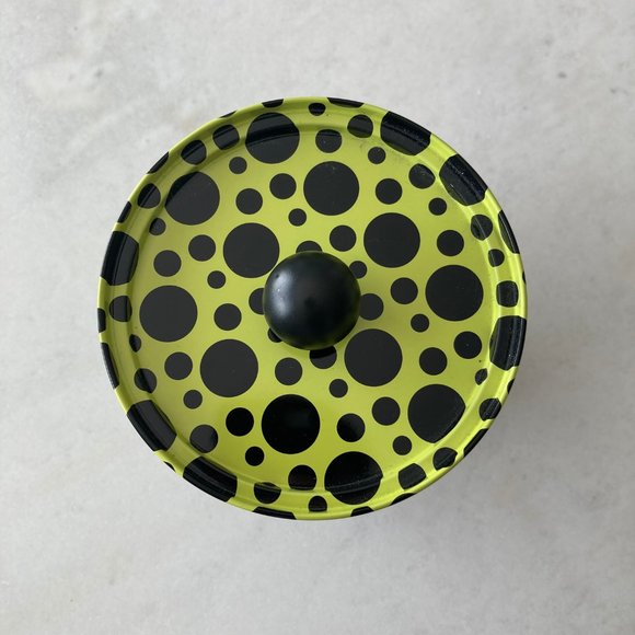 3/$20 - New! Benefit Collectible makeup holder beauty tin - Picture 4 of 6